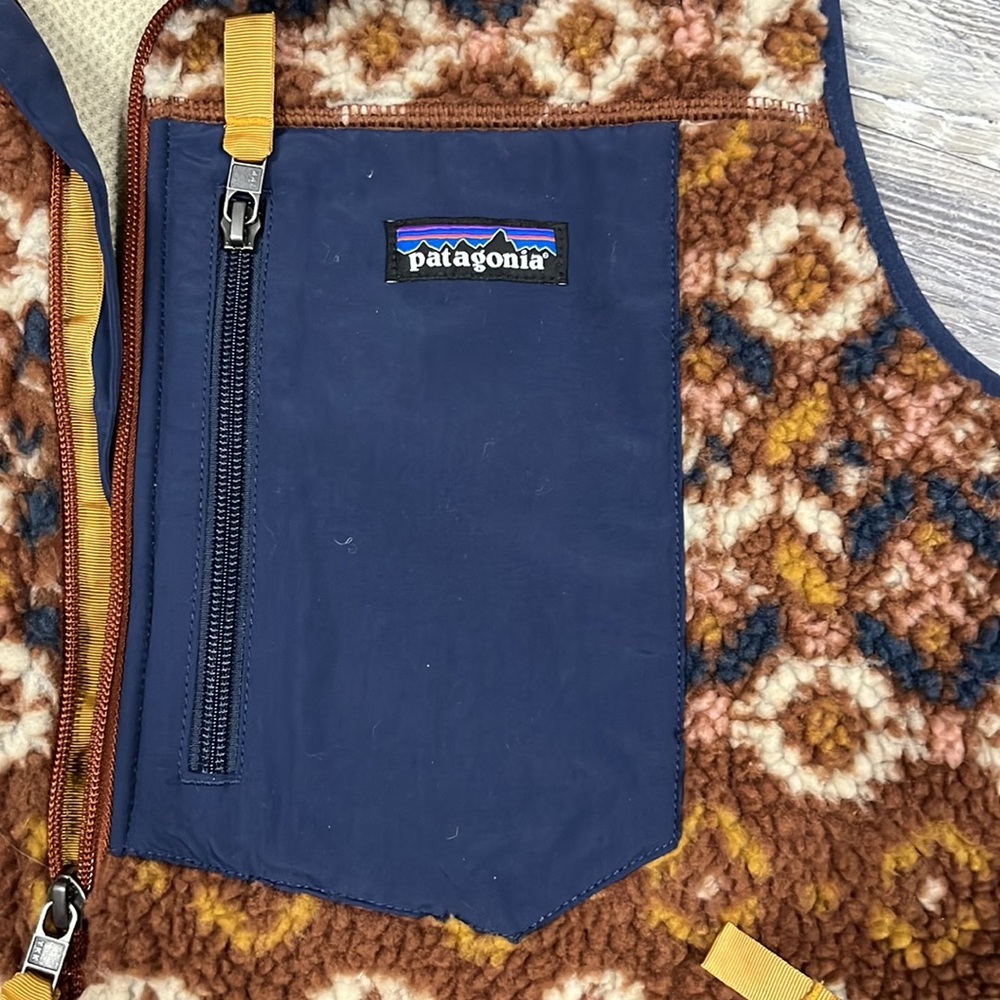 Patagonia Classic Retro-X Fleece Vest - Picture 3 of 6